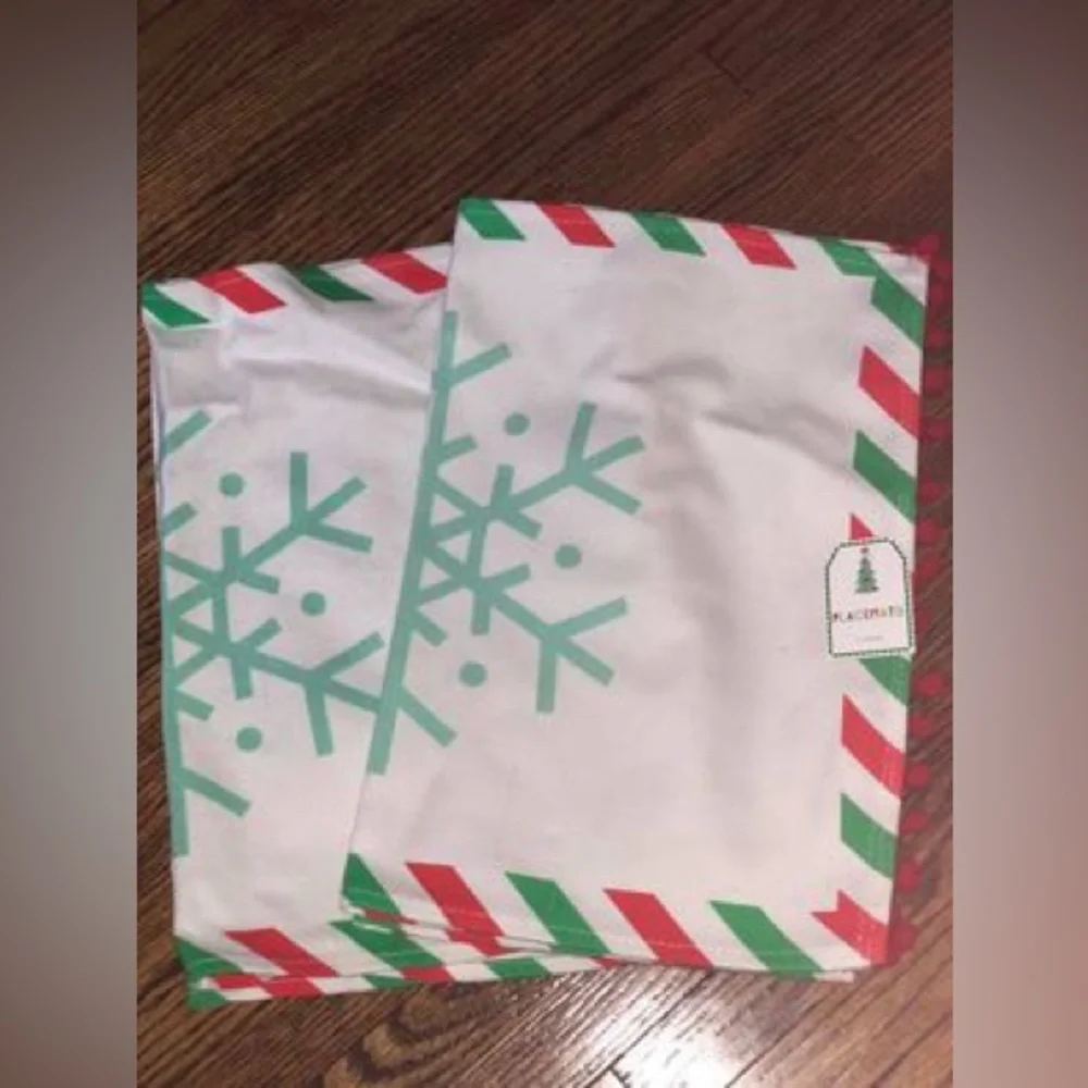 Target Christmas Placemats Snow flake design NWT 2 pack